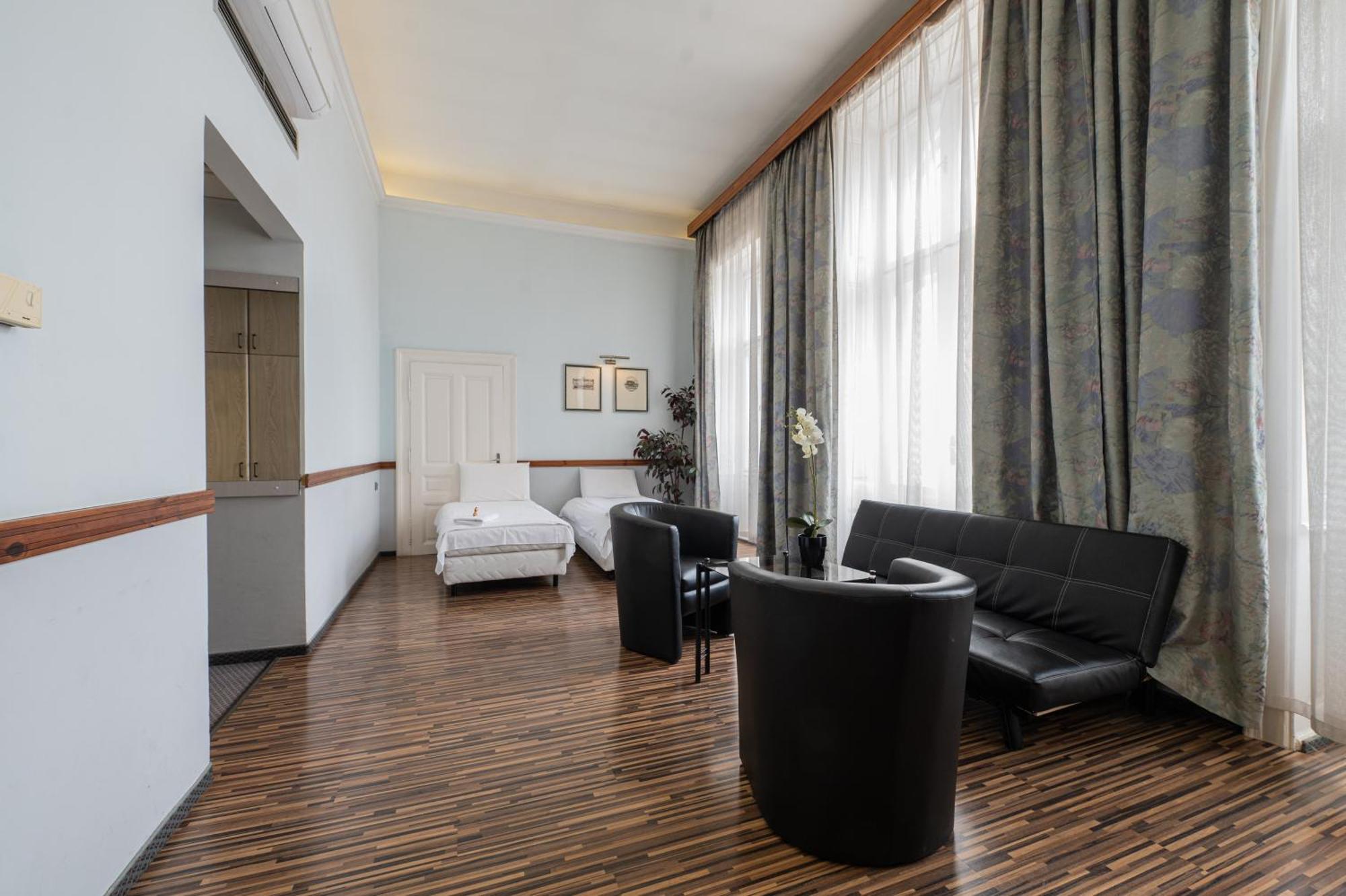 Korona Hotel Mestecǎneşti Exterior foto