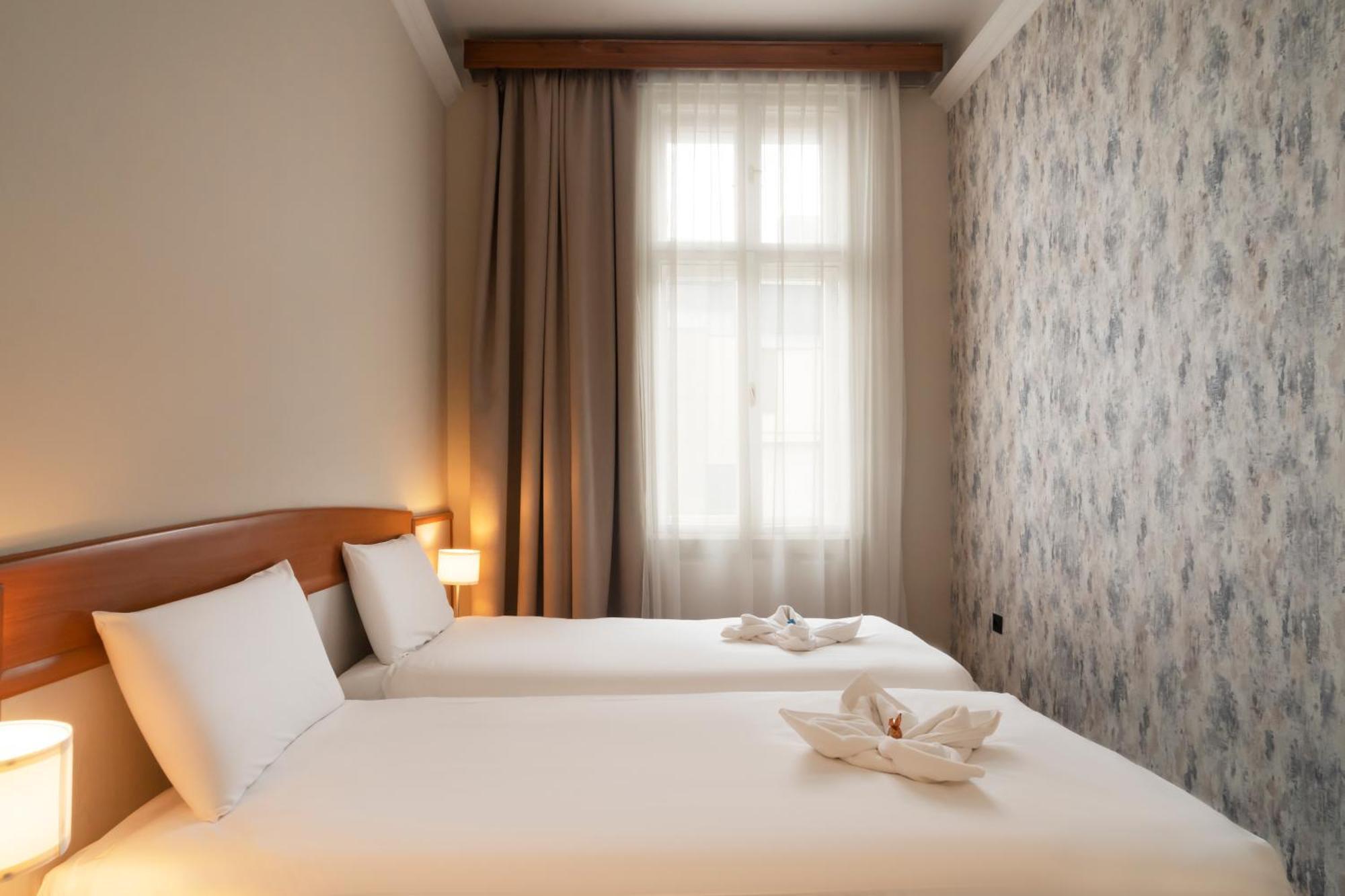 Korona Hotel Mestecǎneşti Exterior foto