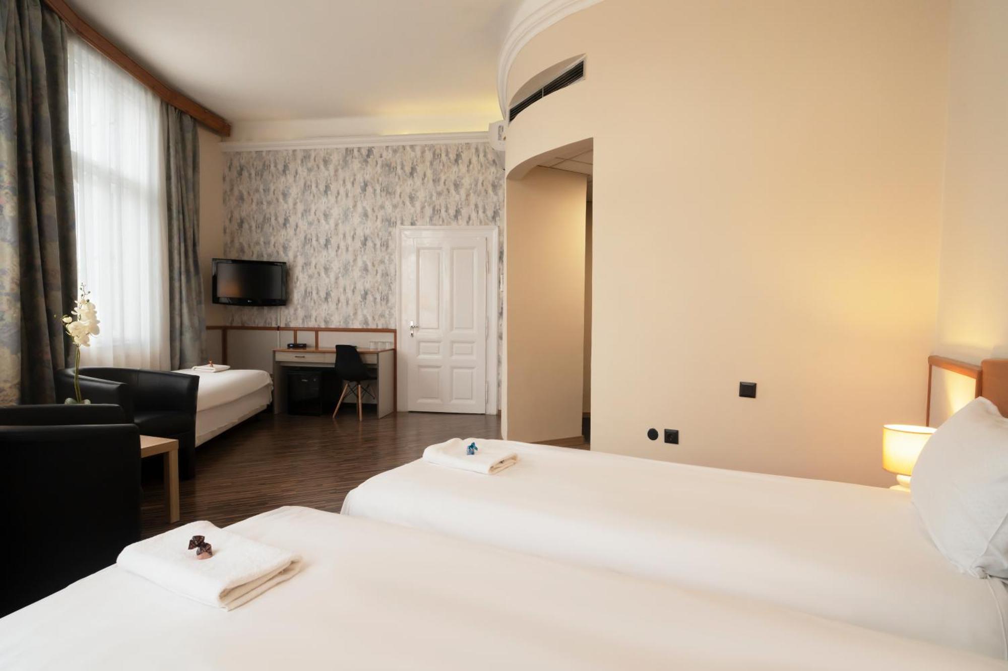 Korona Hotel Mestecǎneşti Exterior foto