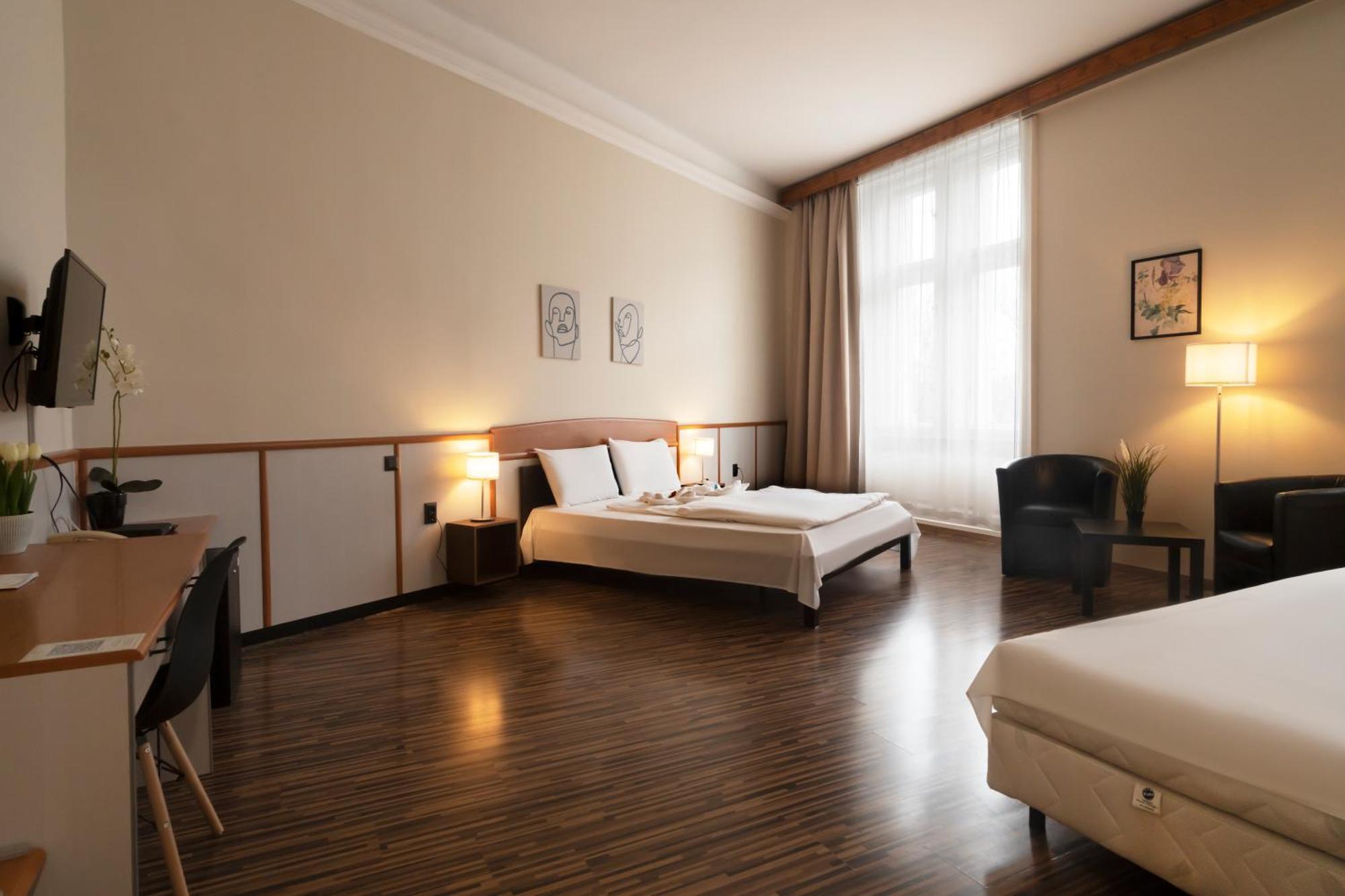 Korona Hotel Mestecǎneşti Exterior foto