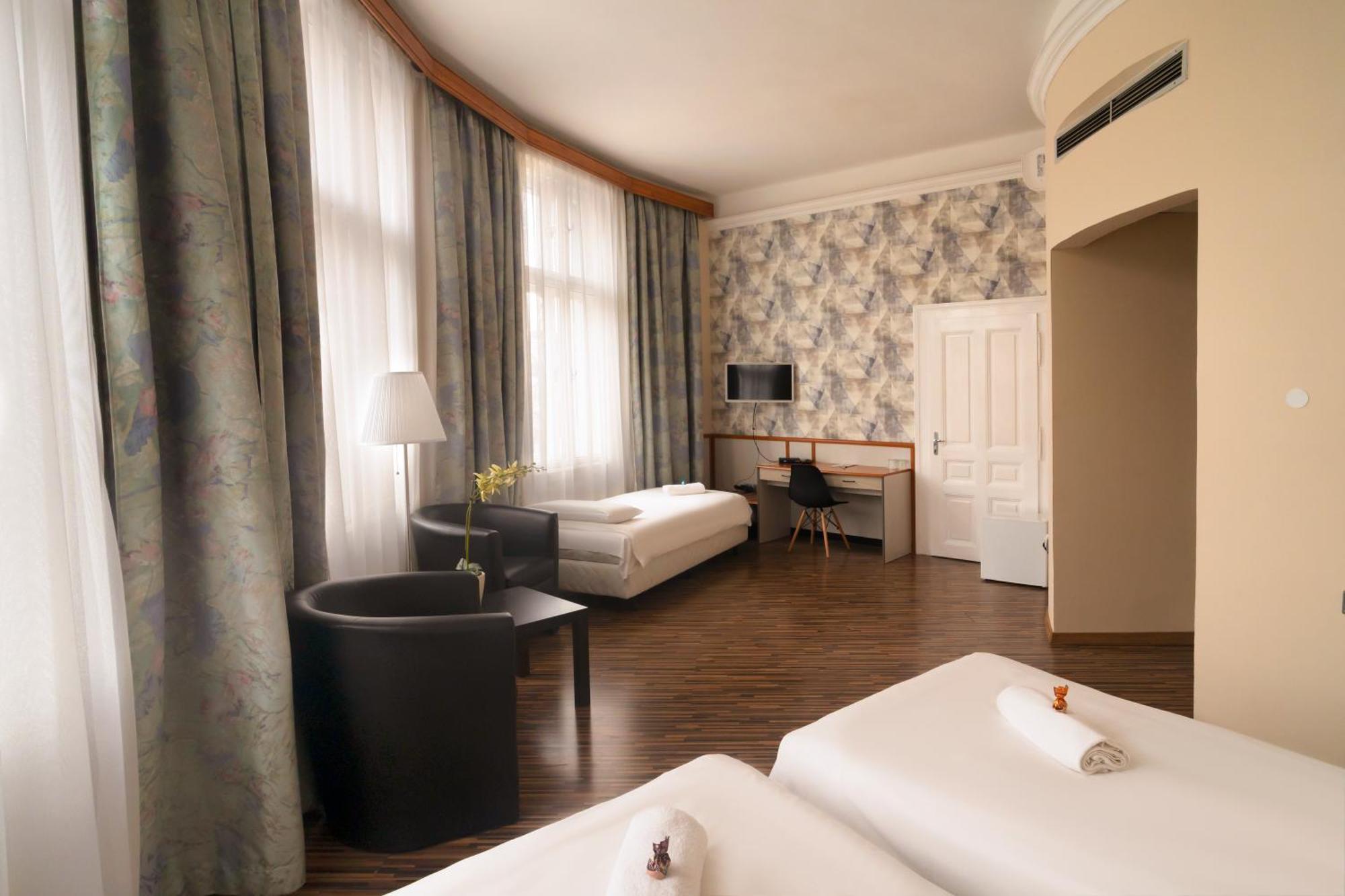 Korona Hotel Mestecǎneşti Exterior foto