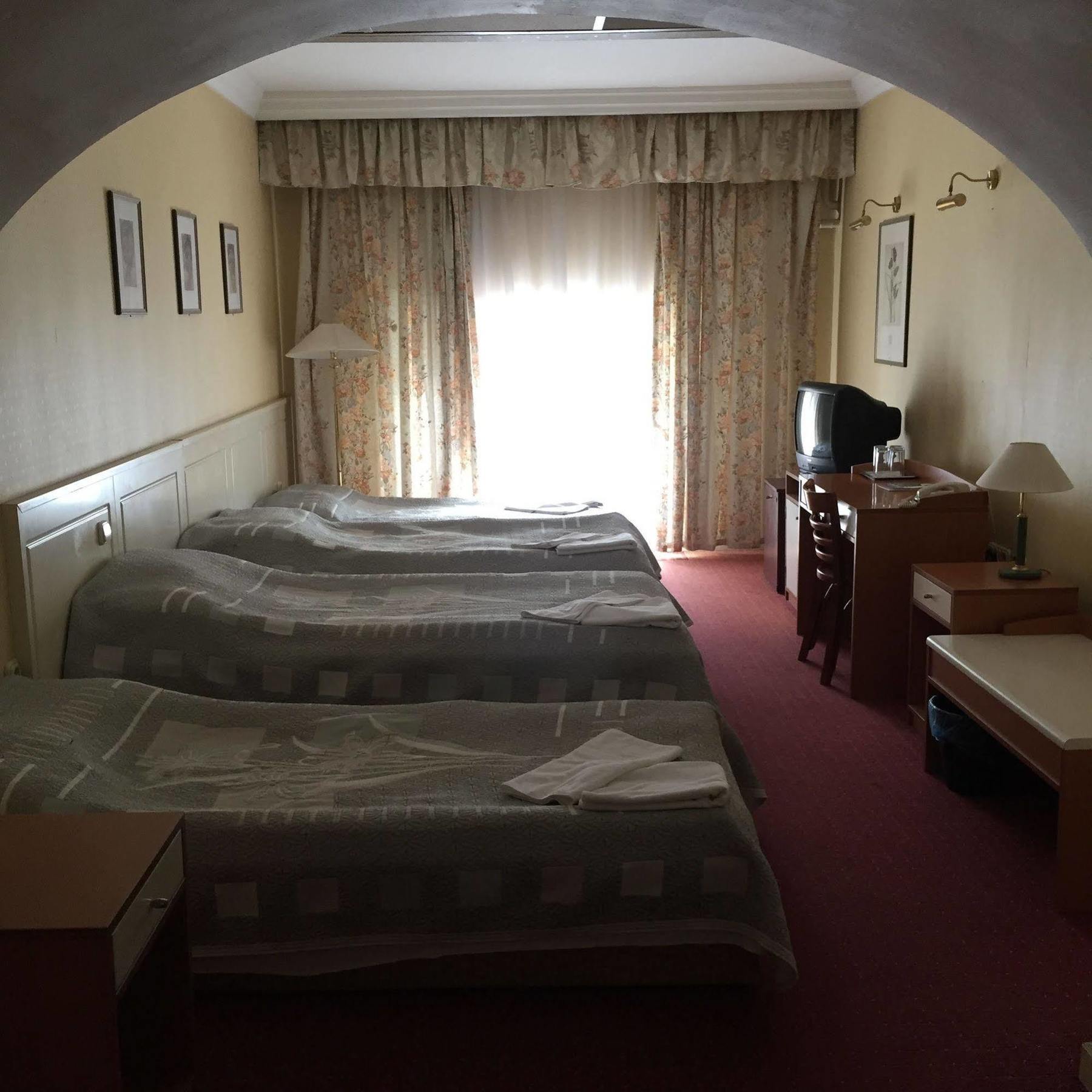 Korona Hotel Mestecǎneşti Exterior foto