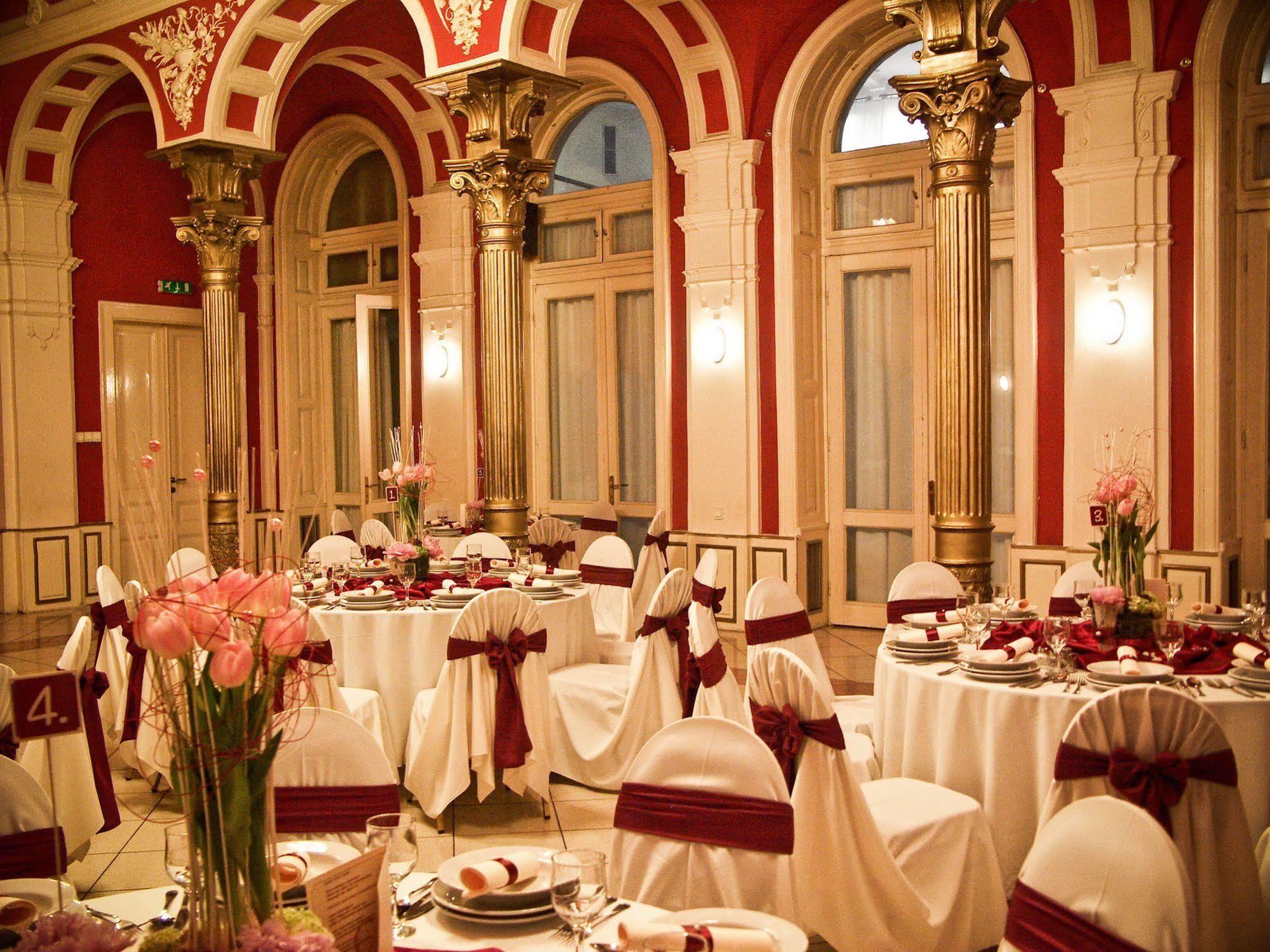 Korona Hotel Mestecǎneşti Exterior foto