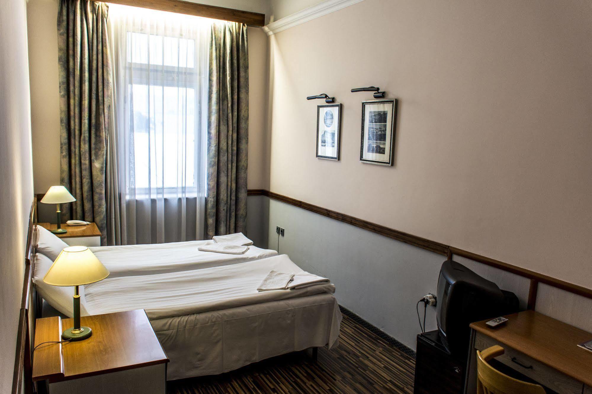 Korona Hotel Mestecǎneşti Exterior foto