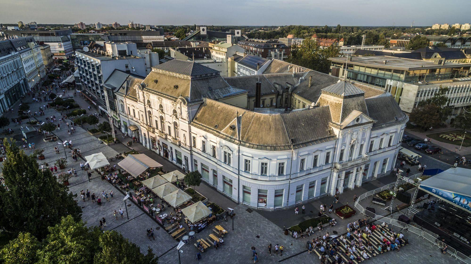 Korona Hotel Mestecǎneşti Exterior foto